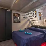 Hollywood HouseIn The Heart Of Turin