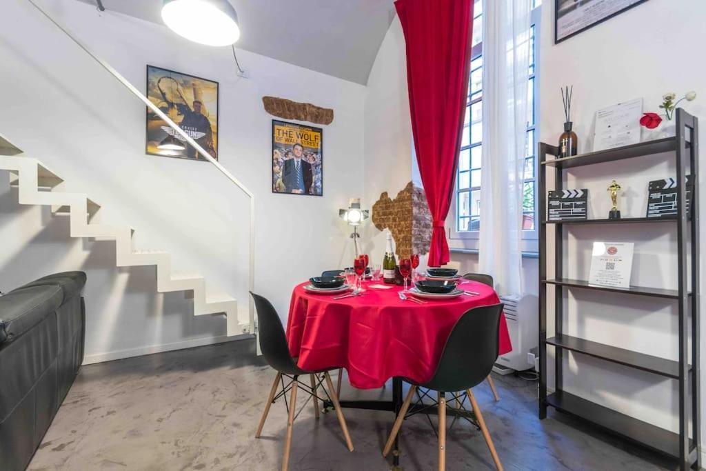 Hollywood Housein The Heart Of * Turin